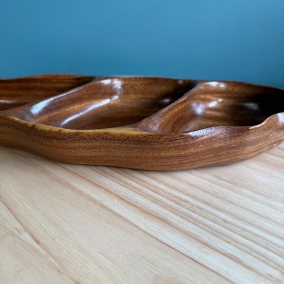Handcrafted Leaf-Shaped Wooden Serving Tray 3-Compartments 16" Long Decorative T - Picture 3 of 11
